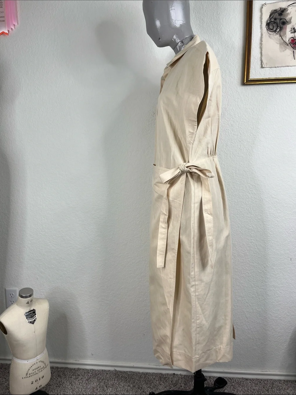 The Apiece Apart Catania Dress is an effortlessly elegant maxi dress featuring a - Picture 7 of 12